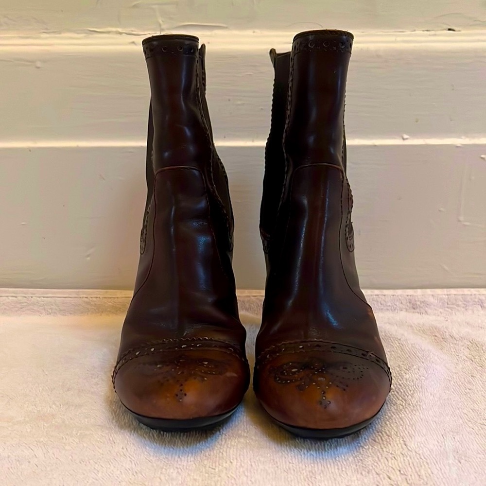 Authentic TOD’S ankle boots. Brown leather, excellent quality